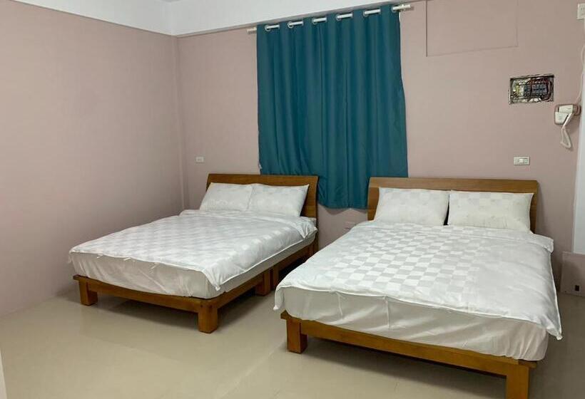 اتاق استاندارد چهار تخته, Crescent Bay Bike