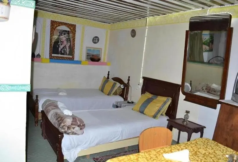 اتاق خانوادگی, Logement Escale Chez L Habitant