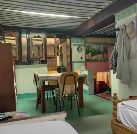 家庭间, Logement Escale Chez L Habitant