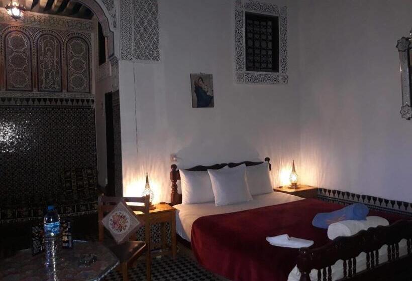 اتاق استاندارد چهار تخته, Logement Escale Chez L Habitant