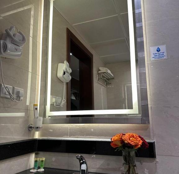 身障者適用キングサイズベッドルーム, فندق وست لاند