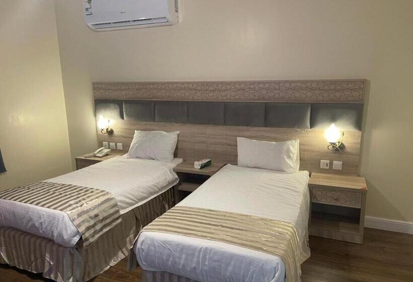 דירת שלושה חדרים, Nuzhat Al Naseem