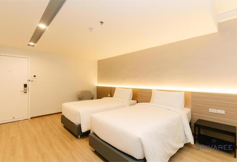 디럭스 룸, The Srivaree Airport