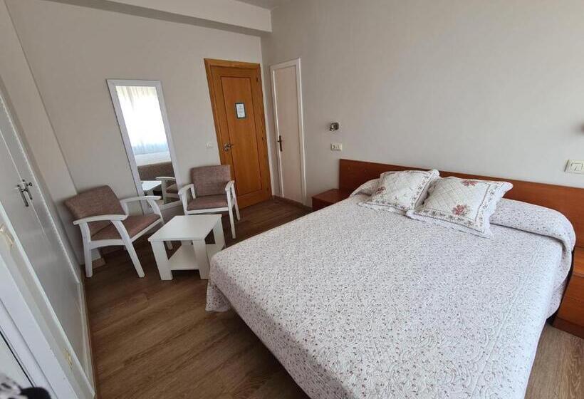 家庭间, Hostal Playa Atlántica