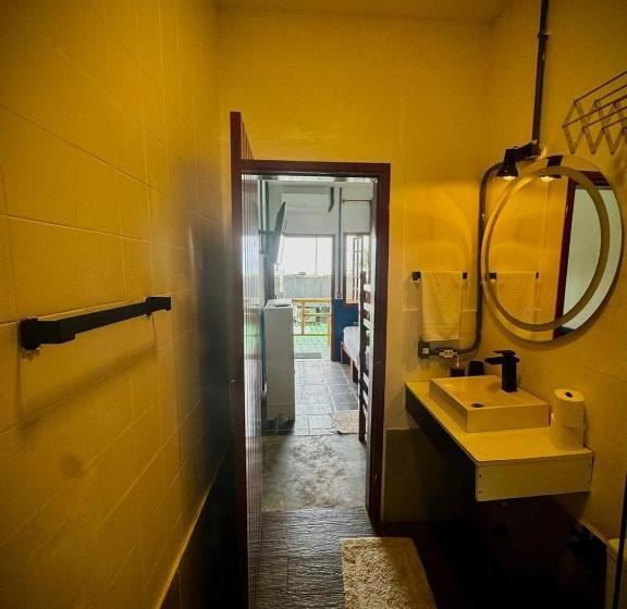 اتاق پریمیوم چهارنفره, Refúgio Da Enseada   Suítes