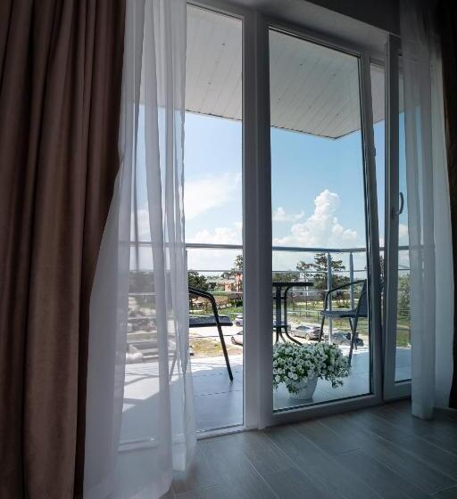 اتاق راحتی سه تخته, Agata Breeze