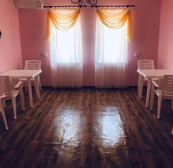 Habitación Deluxe con Balcón, Avrora