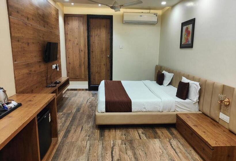 חדר דלוקס, Riverside Meadows