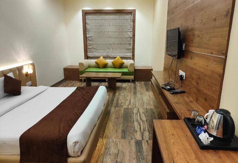 חדר סופריור, Riverside Meadows