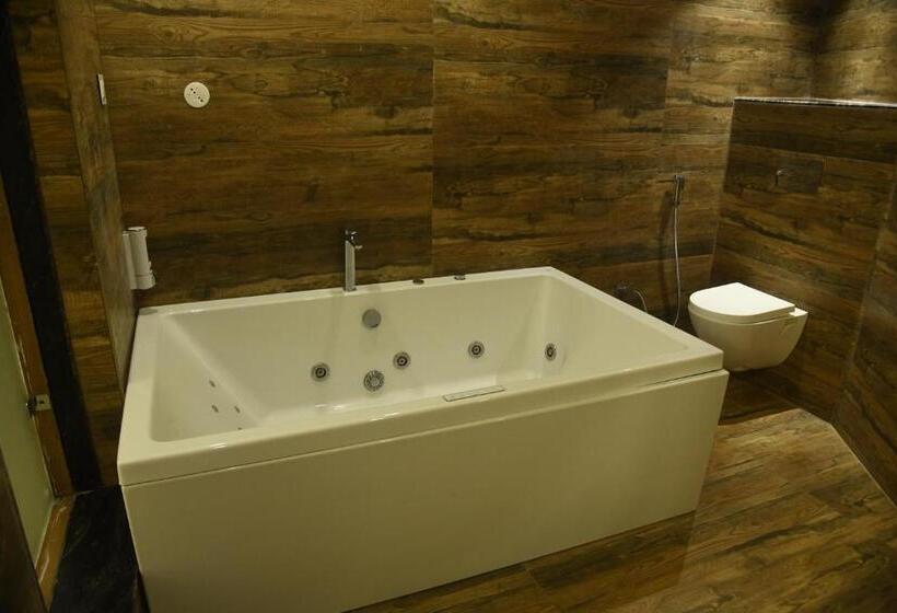 סוויטה, Riverside Meadows