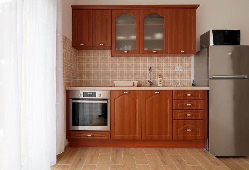 スタンダードルーム, Csanádi Bor  és Vendégház