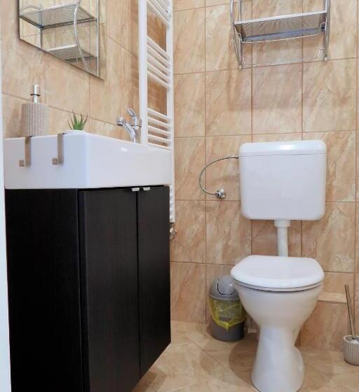 Номер Стандарт Вид на Сад, Csanádi Bor  és Vendégház