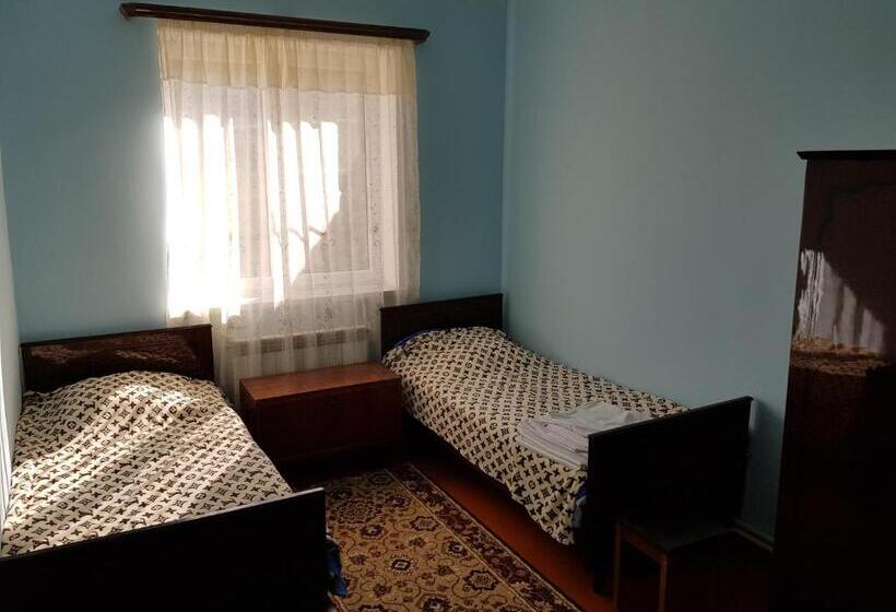 غرفة قياسية مطلّة علي الحديقة, Ashot & Gohar B&b