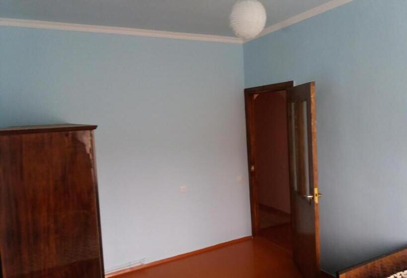 Номер Стандарт Вид на Сад, Ashot & Gohar B&b