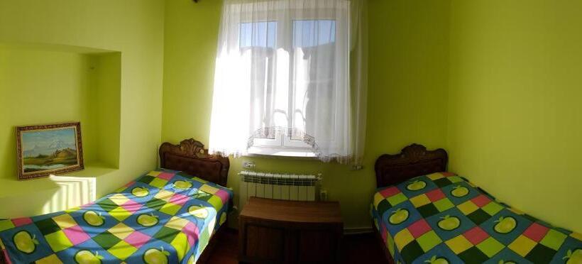 标准房带园景, Ashot & Gohar B&b