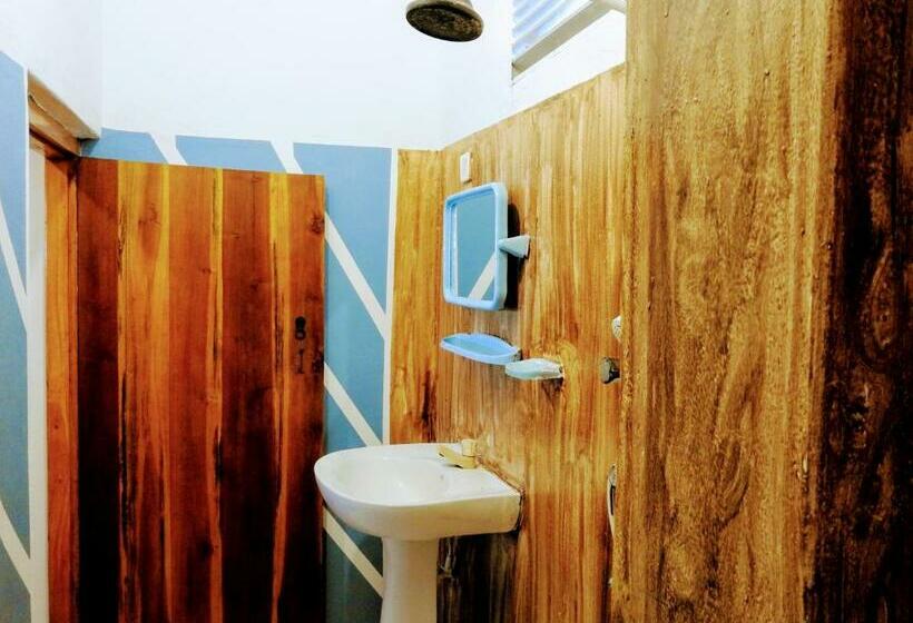 スタンダードルーム, Cresent Bay Beach