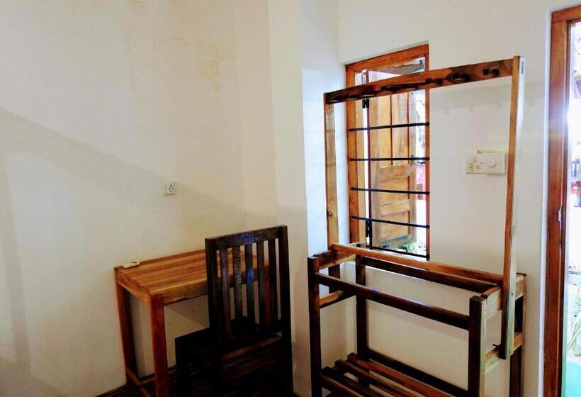 スタンダードルーム, Cresent Bay Beach