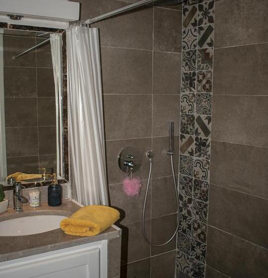 اتاق لوکس, Dar Esma