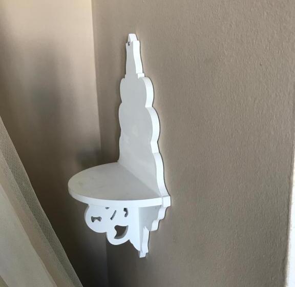 اتاق لوکس, Dar Esma