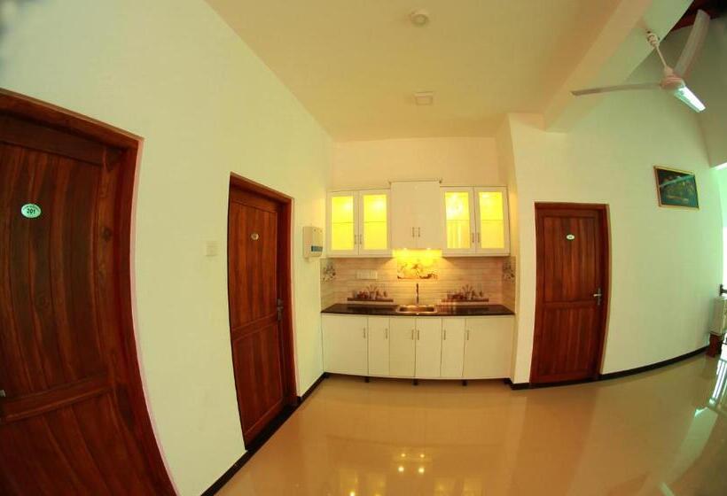 اتاق استاندارد سه نفره, Grand Residence
