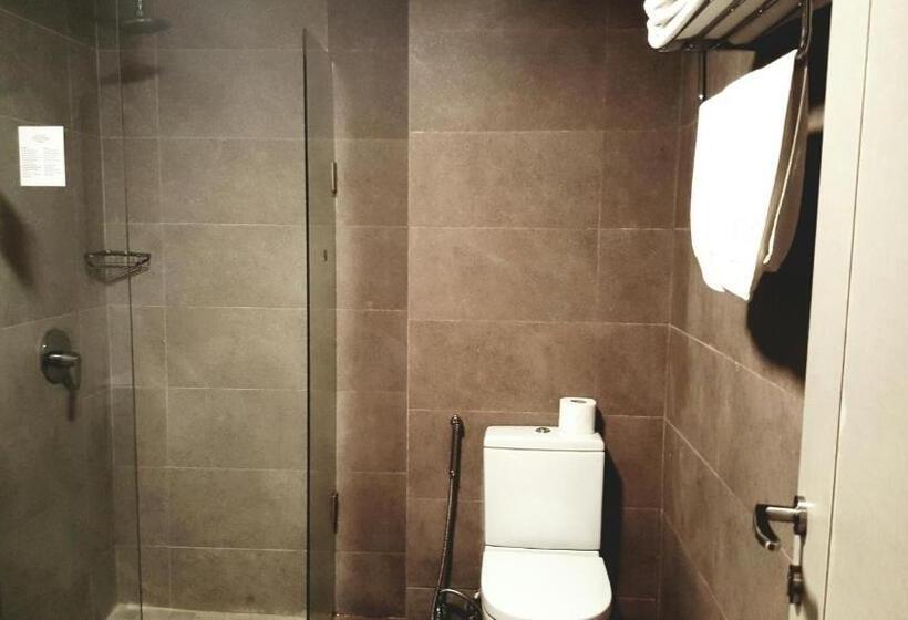 اتاق سوپریور با تخت بزرگ, Grand Hotel Central