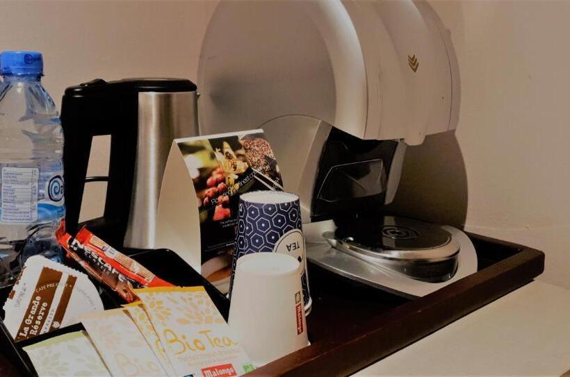 سوییت, Grand Hotel Central