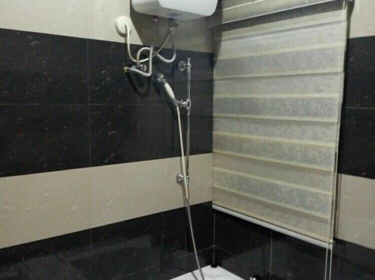 Deluxe Room, Cadestral Zone