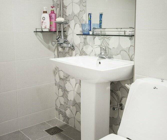 Номер Deluxe, Champion