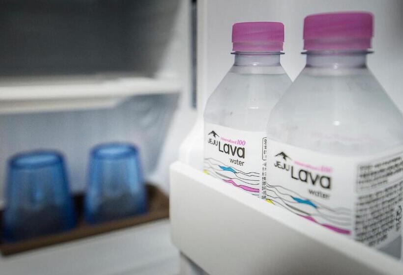 Номер Deluxe, Champion