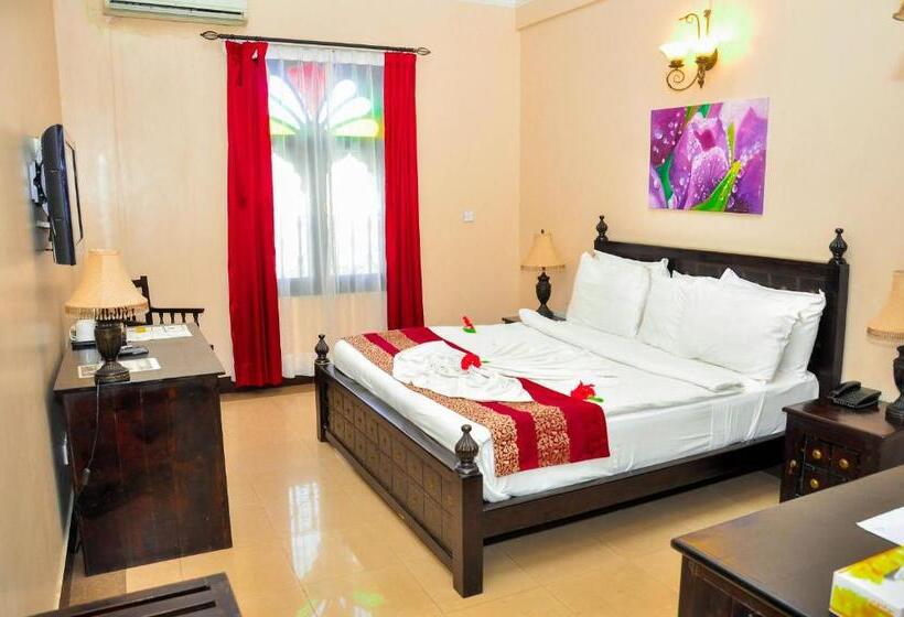 带大床的标准间, Golden Tulip Stone Town Boutique