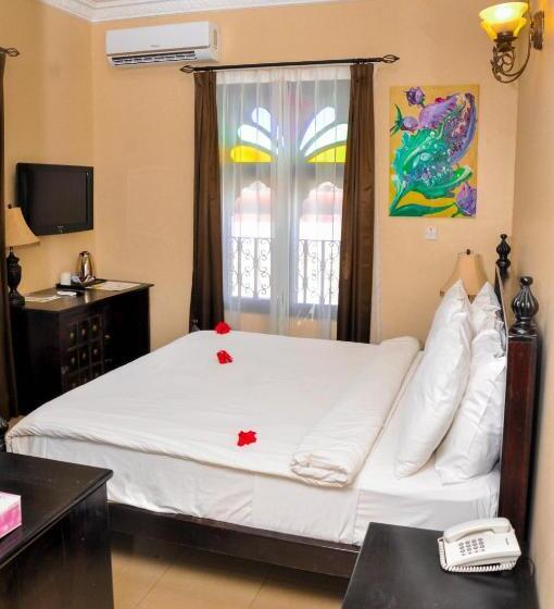 带大床的标准间, Golden Tulip Stone Town Boutique