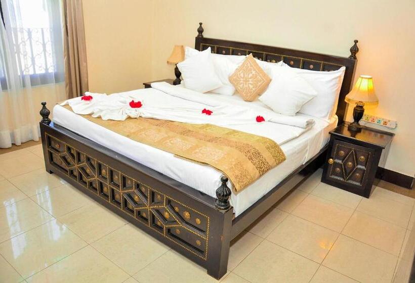 带大床的标准间, Golden Tulip Stone Town Boutique