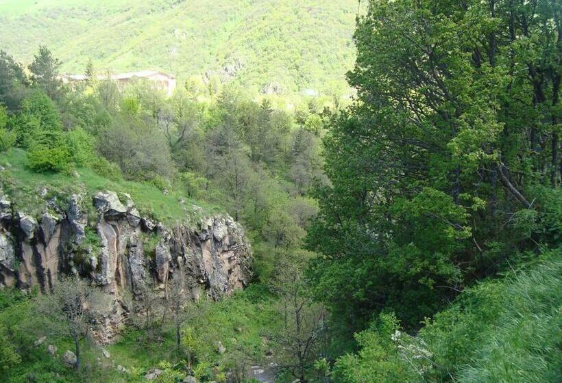 ガーデンビュースタンダードルーム, Jermuk Ani