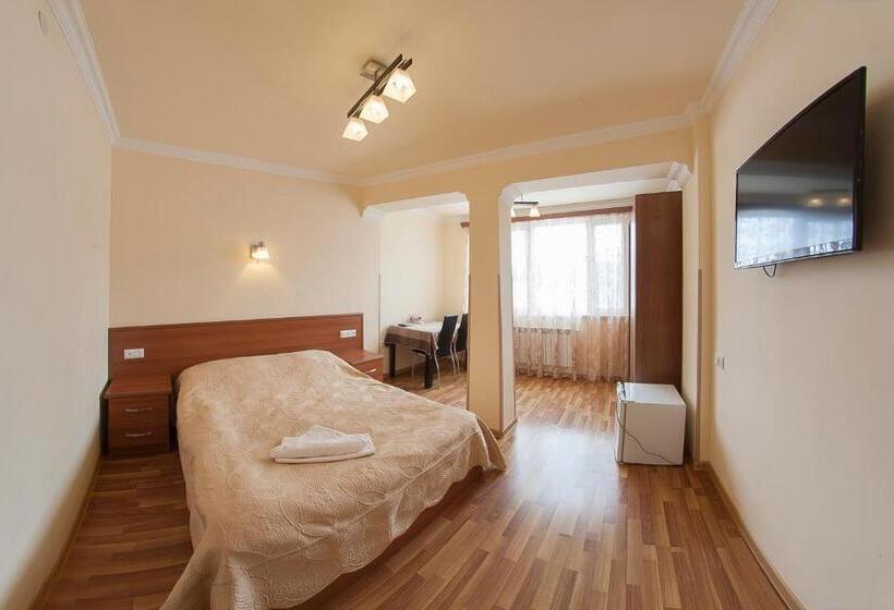 غرفة قياسية مطلّة علي الحديقة, Jermuk Ani