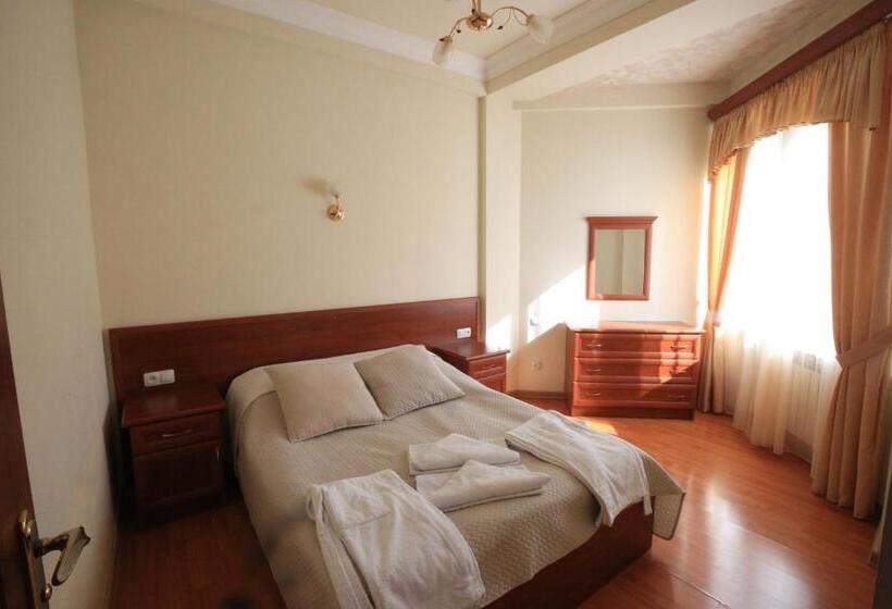 디럭스 트리플 룸, Jermuk Ani