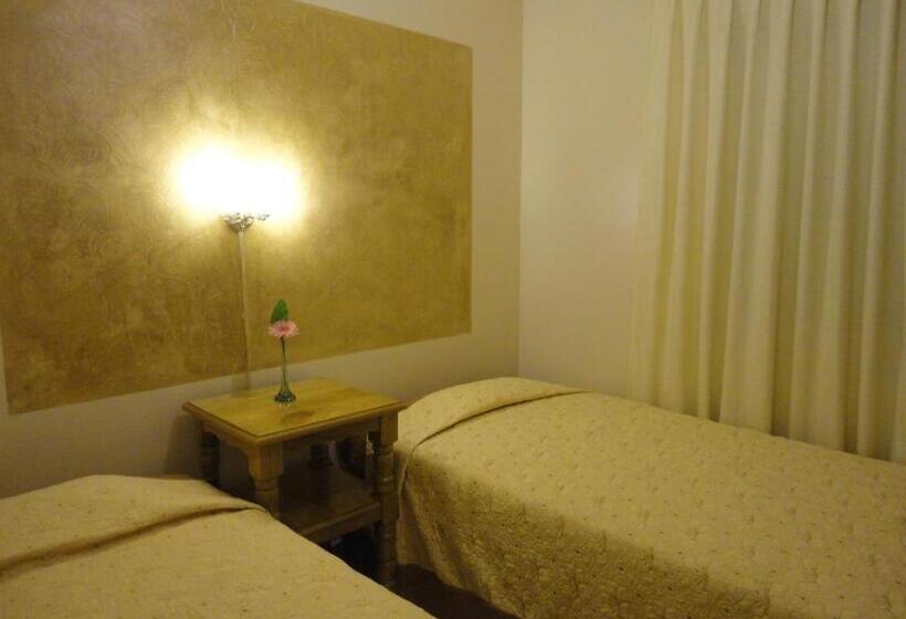 اتاق استاندارد با سرویس بهداشتی مشترک, Maison Fiori