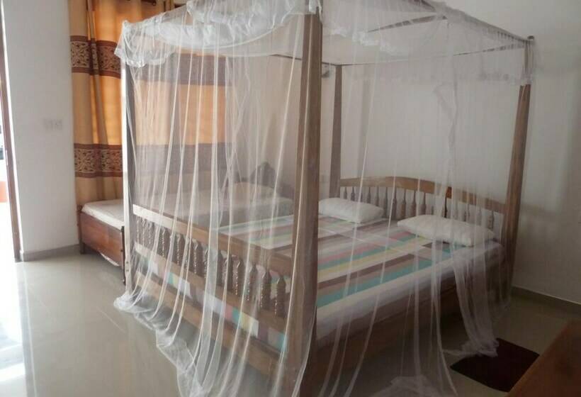 标准间, Samaru Beach House