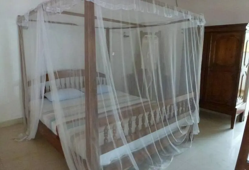 اتاق استاندارد, Samaru Beach House