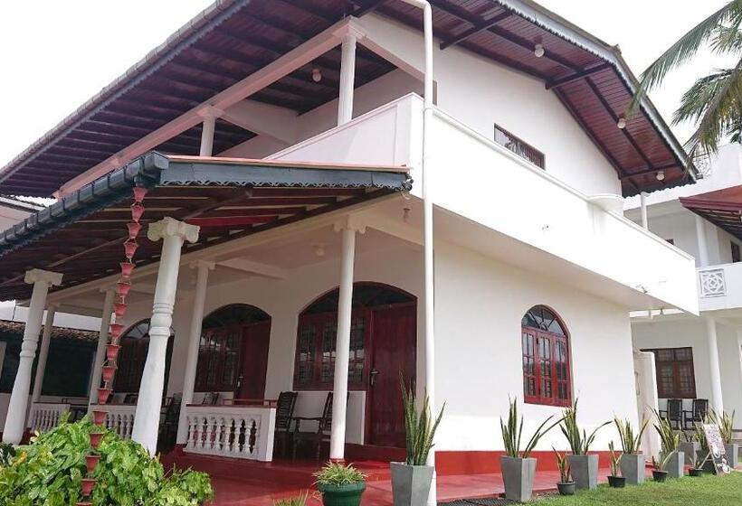 标准间, Samaru Beach House