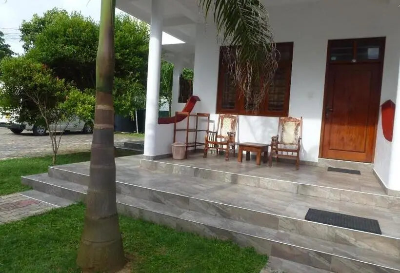اتاق استاندارد سه نفره, Samaru Beach House