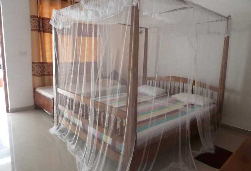 标准间, Samaru Beach House