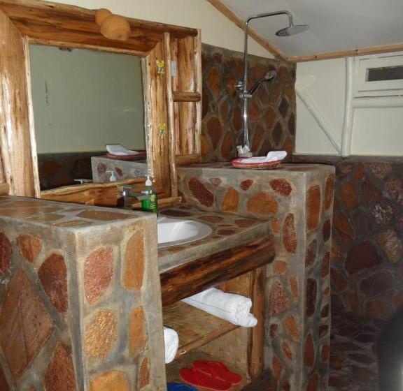 اتاق استاندارد با تخت بزرگ, Lake Bunyonyi Rock Resort
