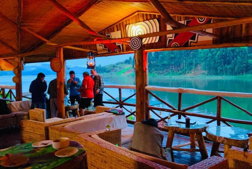اتاق استاندارد با تخت بزرگ, Lake Bunyonyi Rock Resort
