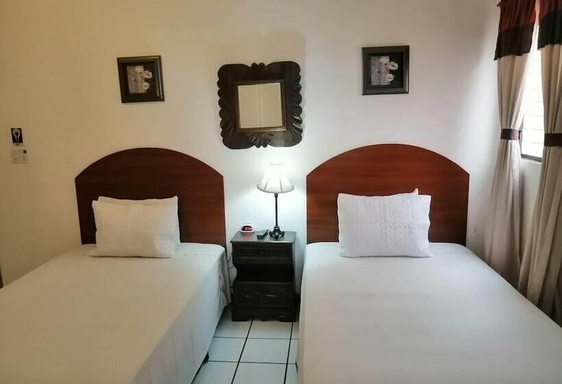 חדר סטנדרט לשלושה, Novohostal B&b