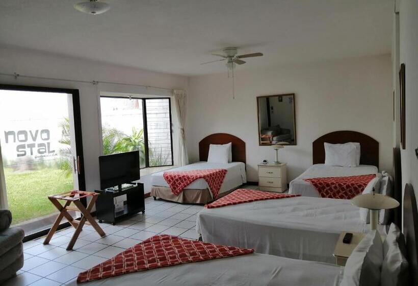 חדר סטנדרט לארבעה, Novohostal B&b