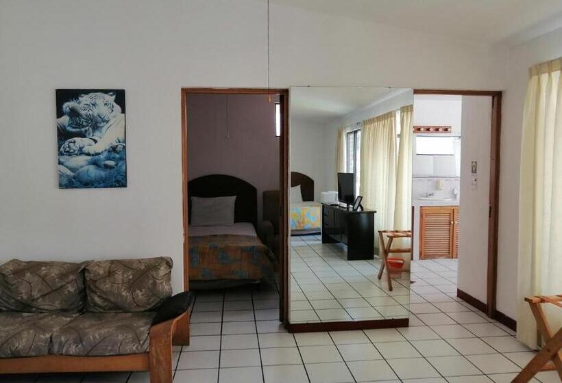 חדר משפחתי, Novohostal B&b