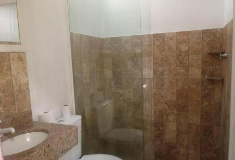 جناح جونيور, Pousada Luiza