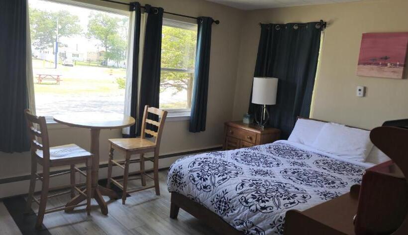 غرفة قياسية, Rodeway Inn Formerly Camp Inn Lodge