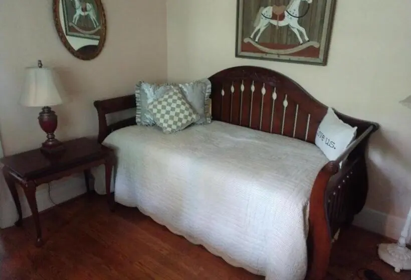 バルコニー付スイート, Virginia Cliffe Inn