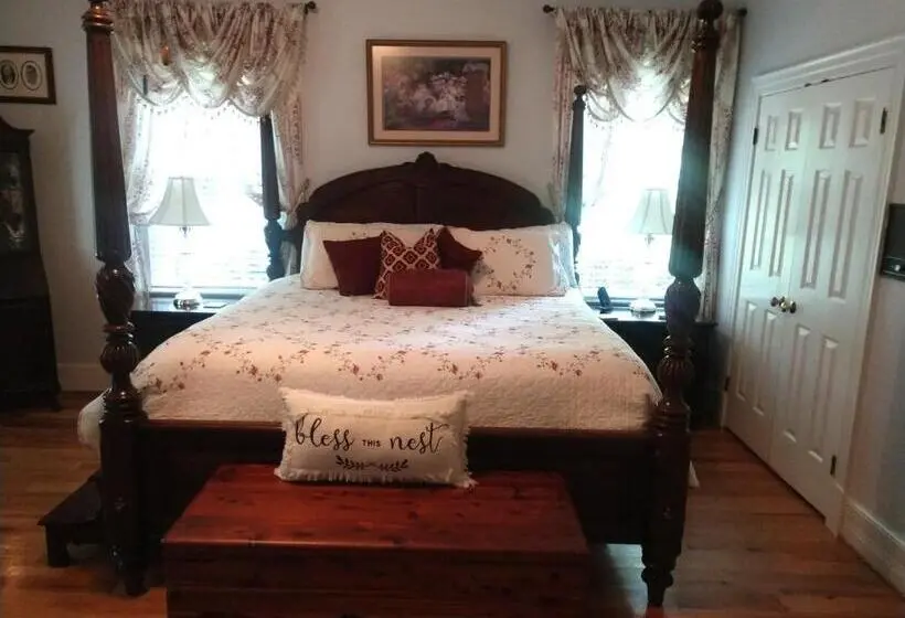 デラックススイート, Virginia Cliffe Inn